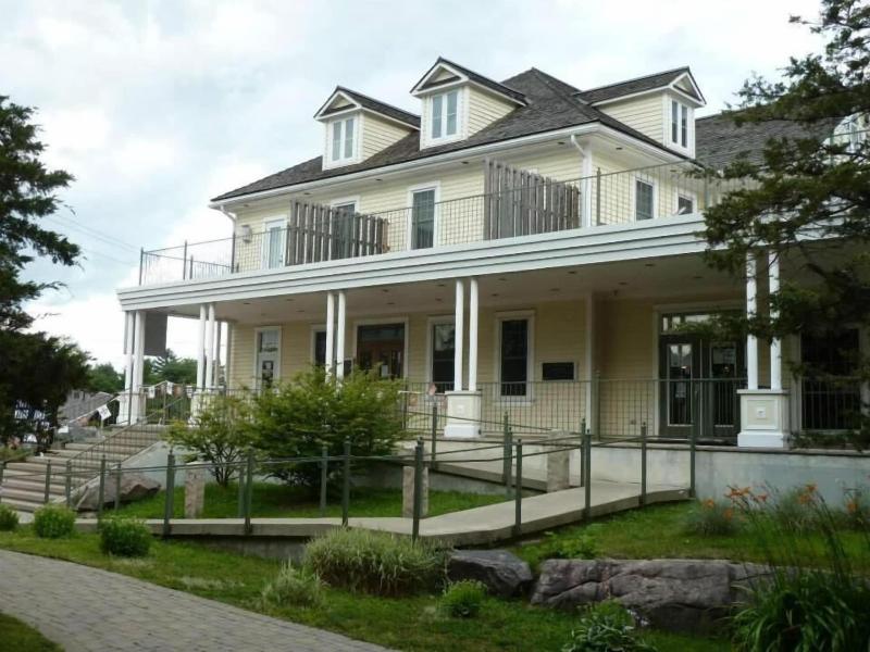 The Burleigh Falls Inn & Suites