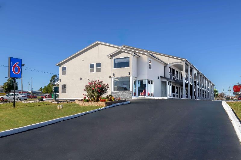 Motel 6 Commerce, Ga — general view