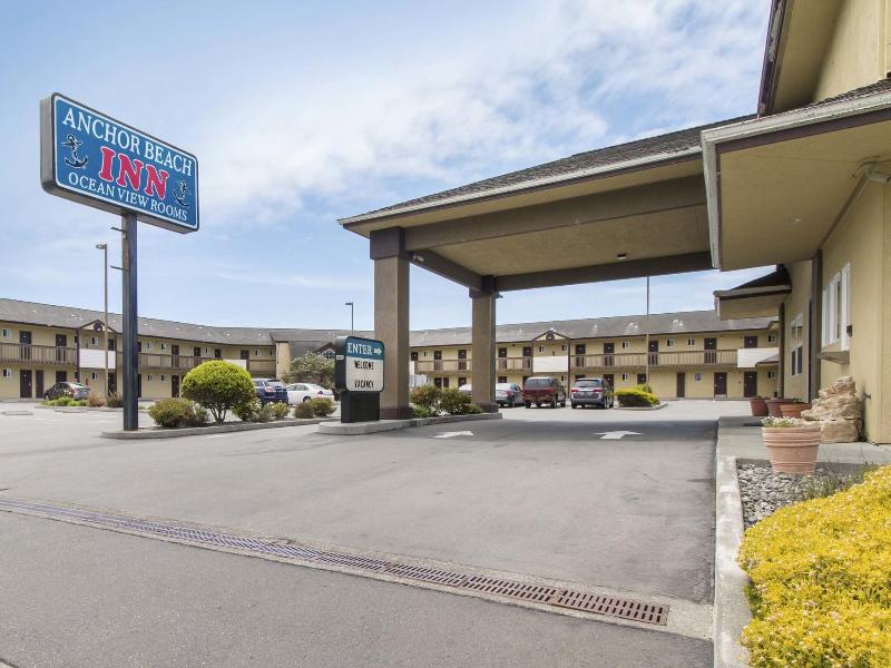 Anchor Beach Inn image