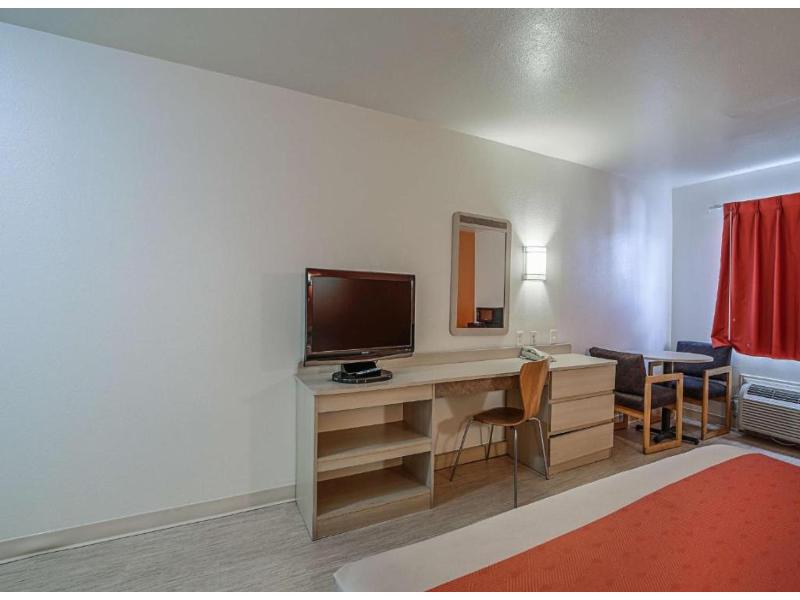 Motel 6-Pasadena, TX GA image