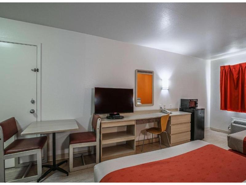 Motel 6-Pasadena, TX GA image