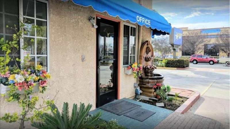 Starlight Inn Huntington Beach image