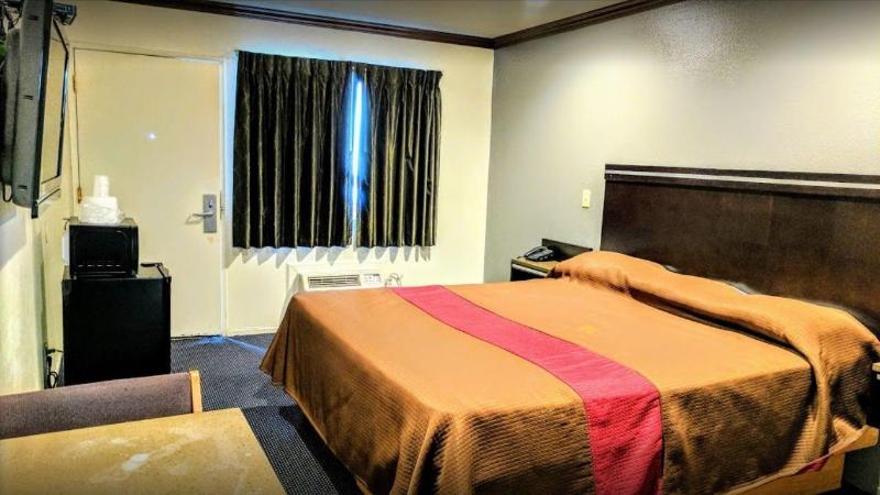 Starlight Inn Huntington Beach image