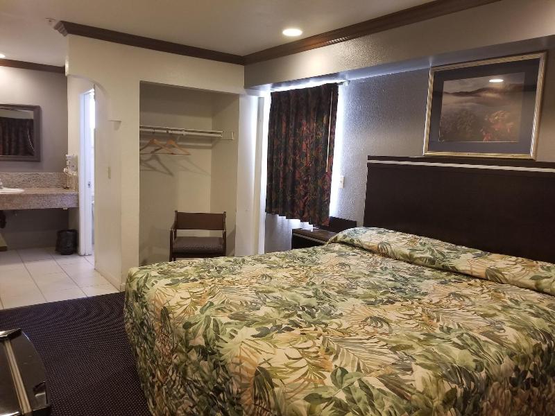 Starlight Inn Huntington Beach image