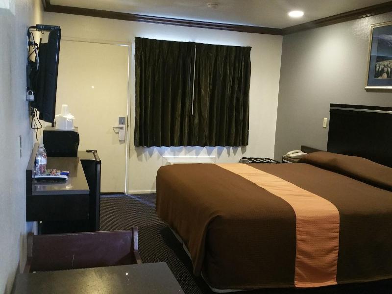 Starlight Inn Huntington Beach image