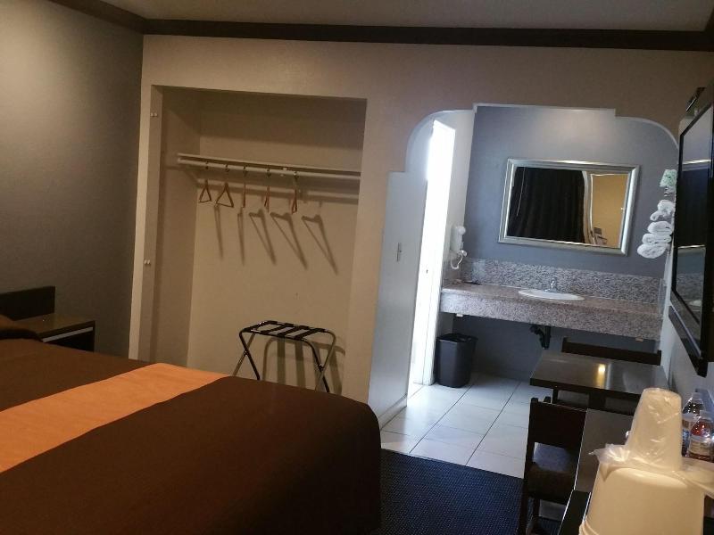 Starlight Inn Huntington Beach image