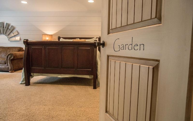 The Barn At Strasburg Bed And Breakfast image