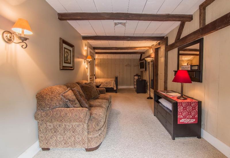 The Barn At Strasburg Bed And Breakfast image