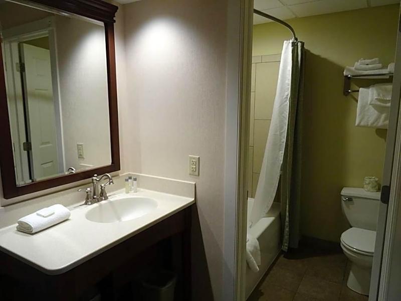 Bird-in-Hand Family Inn image