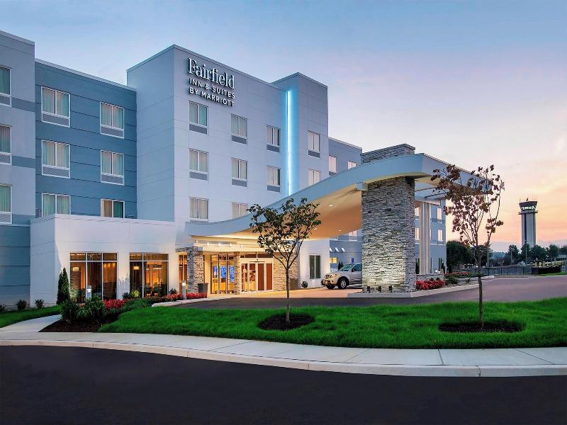Fairfield Inn & Suites by Marriott Harrisburg Inte image