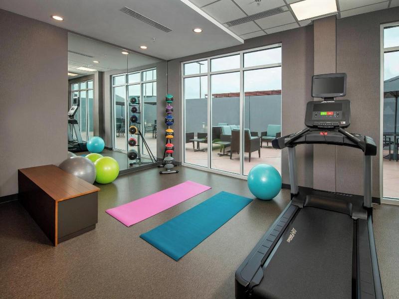 Fairfield Inn & Suites by Marriott Harrisburg Inte image