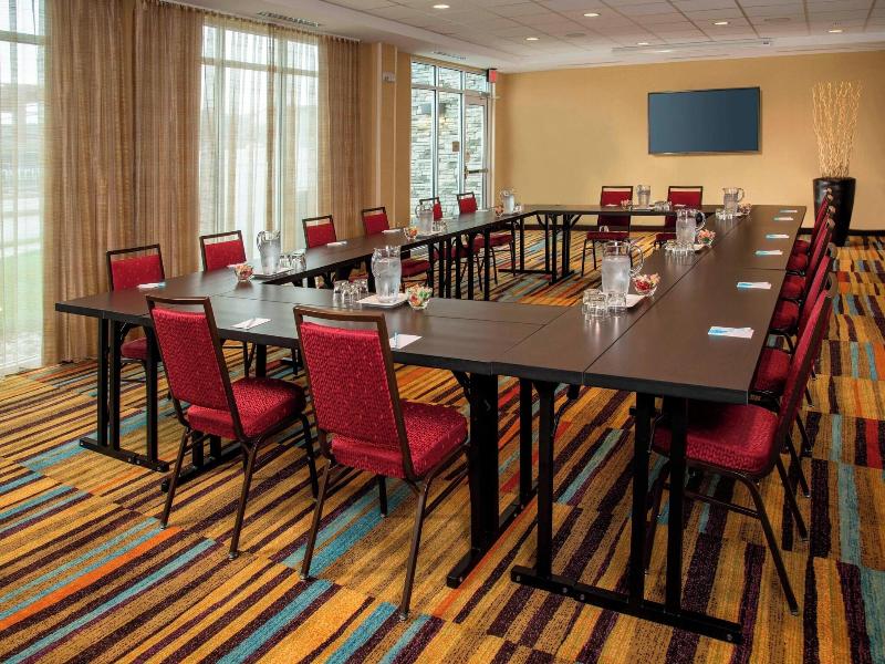 Fairfield Inn & Suites by Marriott Harrisburg Inte image