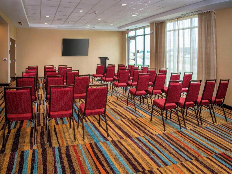 Fairfield Inn & Suites by Marriott Harrisburg Inte image