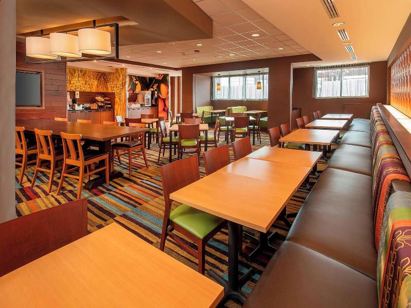 Fairfield Inn & Suites by Marriott Harrisburg Inte image