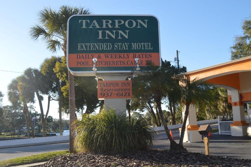 Tarpon Inn image