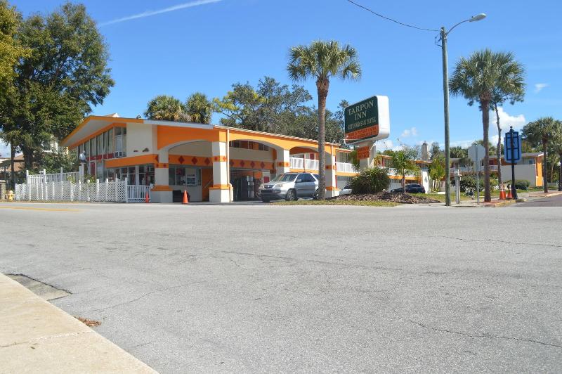 Tarpon Inn image