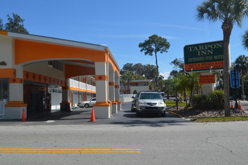 Tarpon Inn image