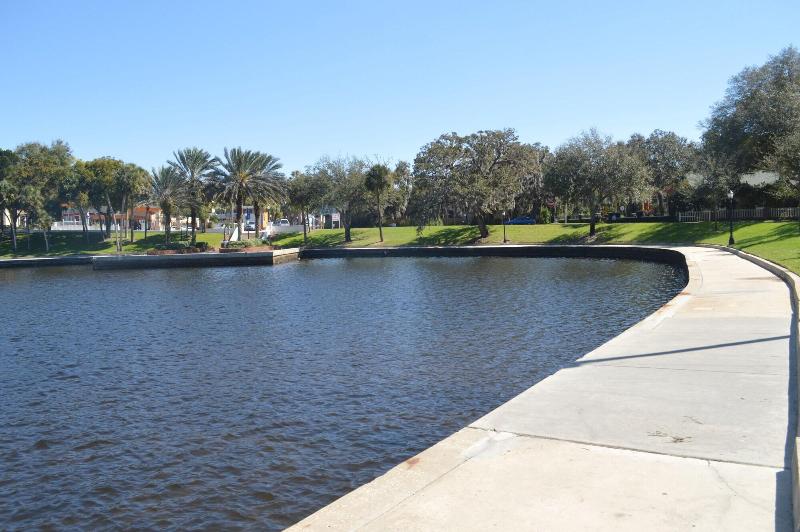 Tarpon Inn image