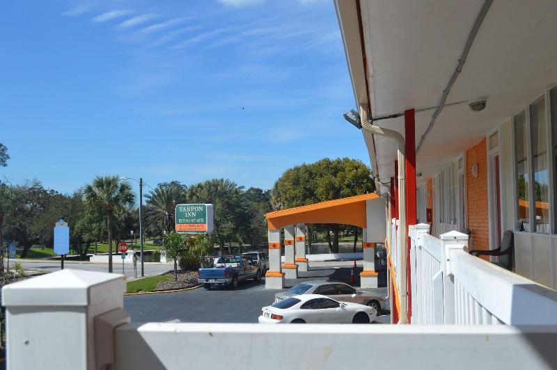 Tarpon Inn image