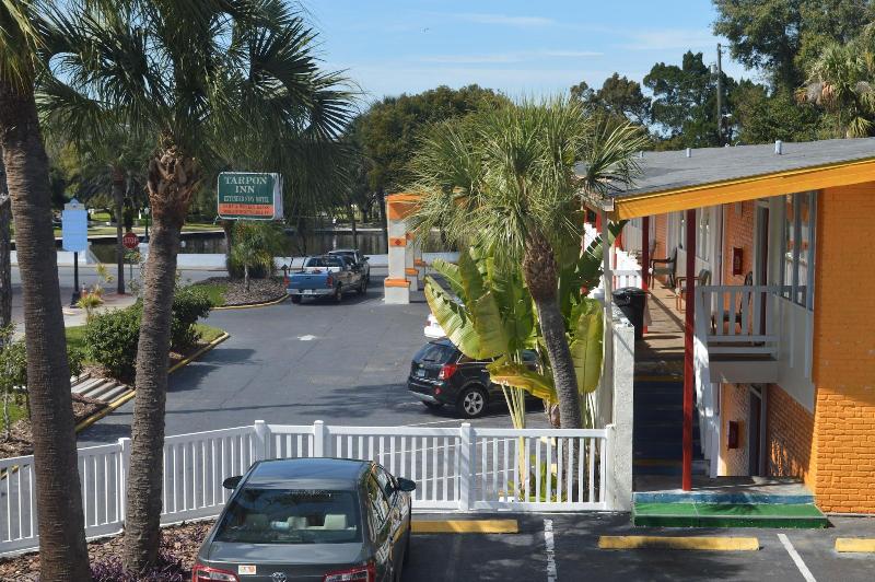 Tarpon Inn image