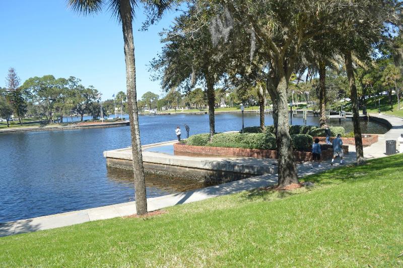 Tarpon Inn image