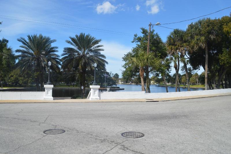 Tarpon Inn image