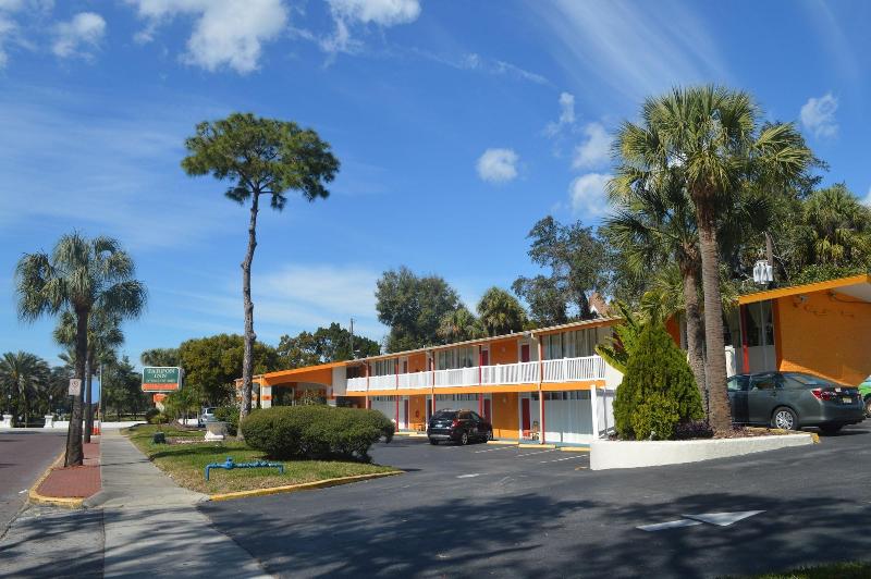 Tarpon Inn image
