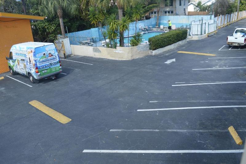 Tarpon Inn image