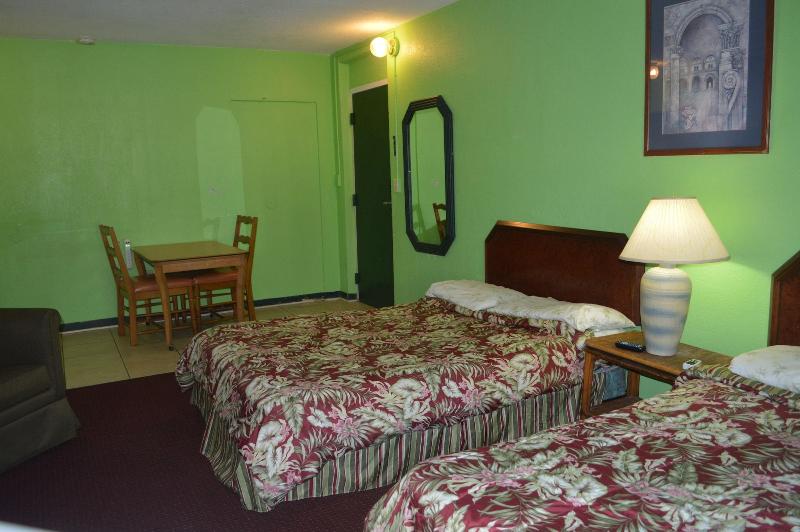 Tarpon Inn image