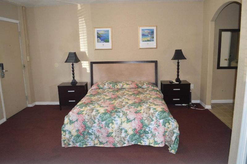 Tarpon Inn image