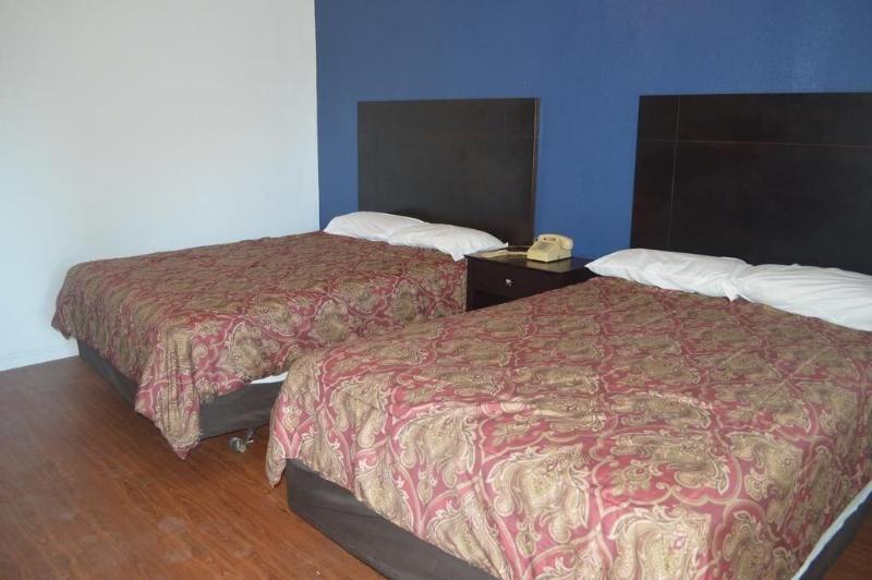 Tarpon Inn image