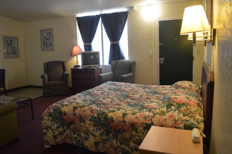 Tarpon Inn image
