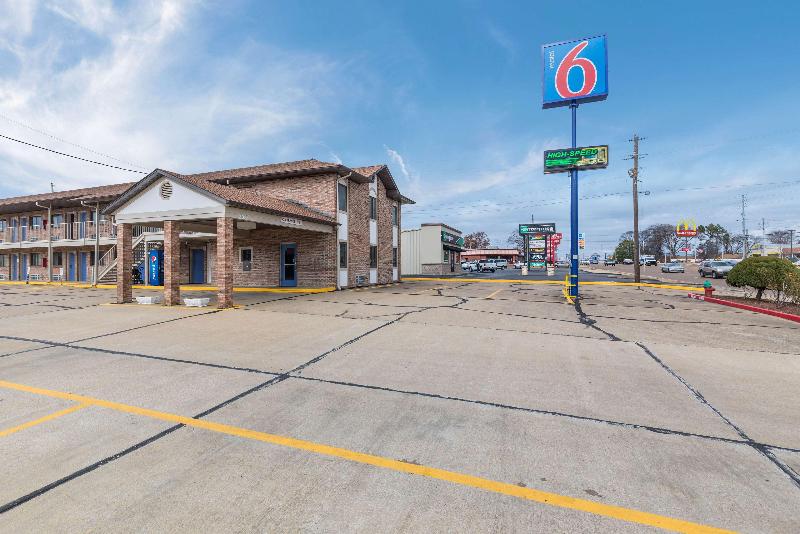 Motel 6 Dyersburg, TN — general view