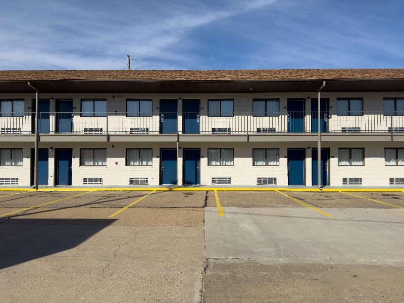 Motel 6 Dyersburg, TN
