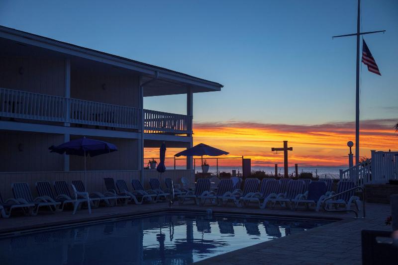 The White Sands Oceanfront Resort & Spa image