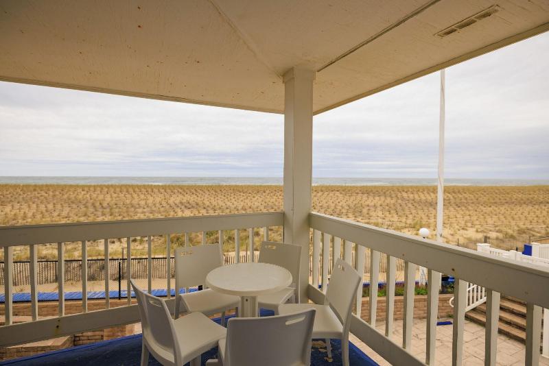 The White Sands Oceanfront Resort & Spa image