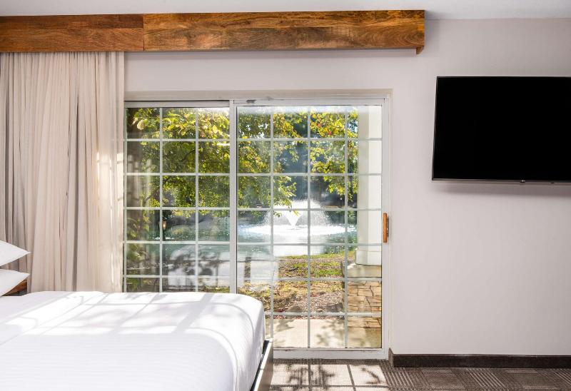 Cherry Valley Hotel image