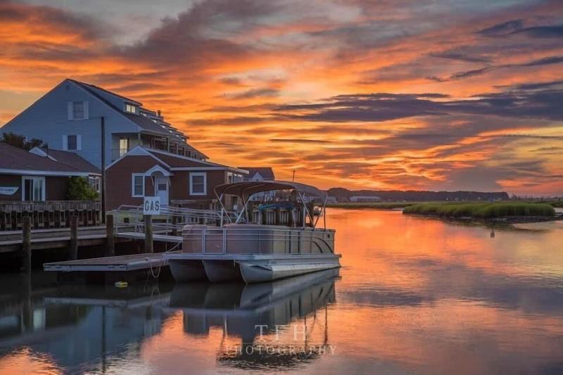 Snug Harbor Marina And Hotel