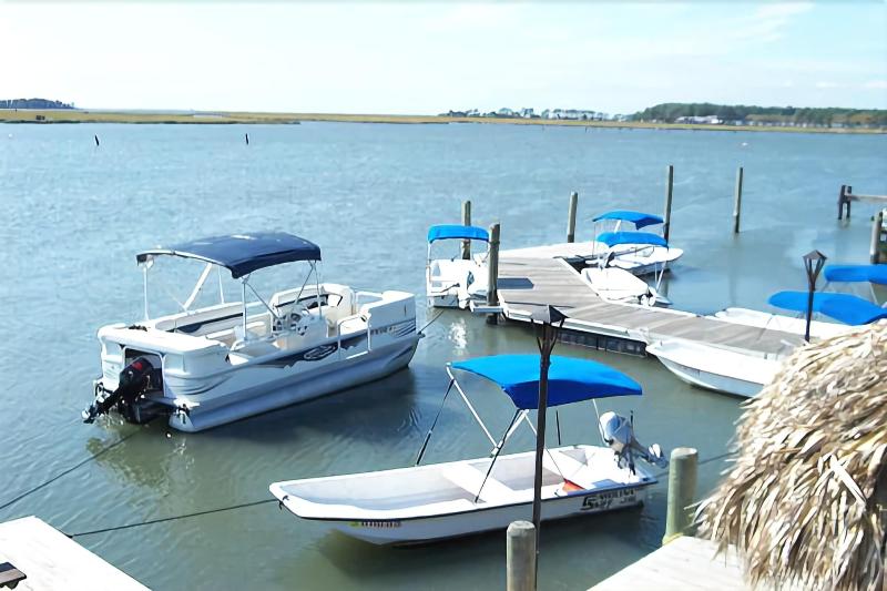 Snug Harbor Marina And Hotel