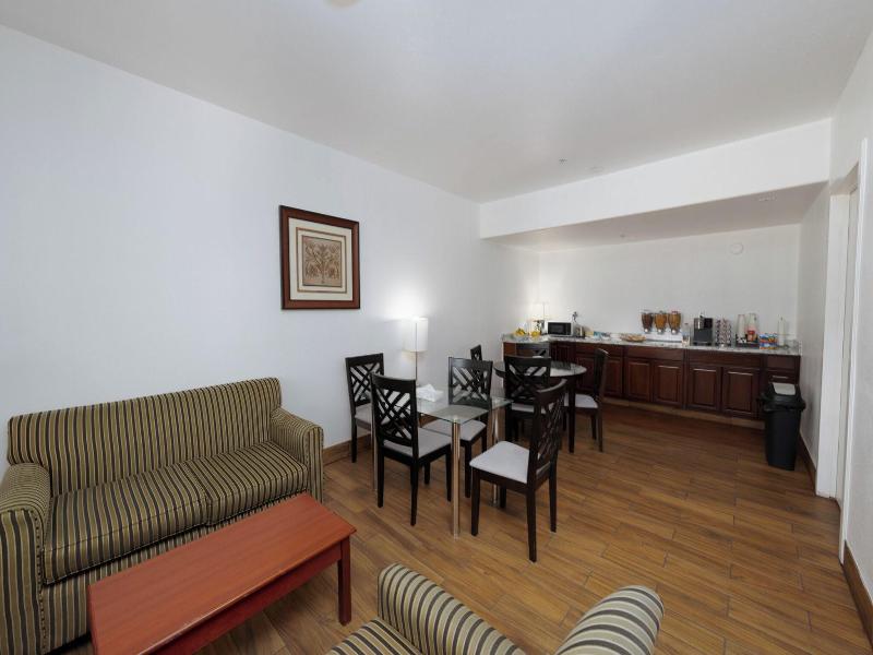 America Inn & Suites image
