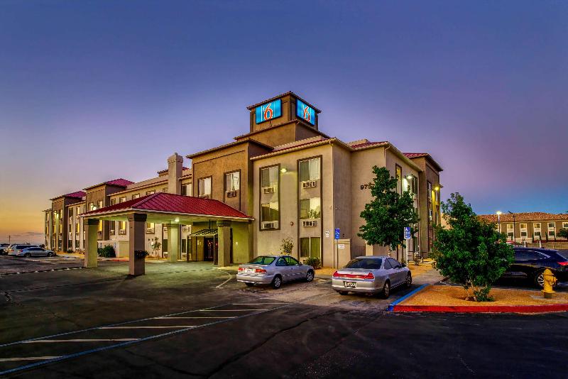Motel 6 Hesperia, CA - West Main Street - I-15 image