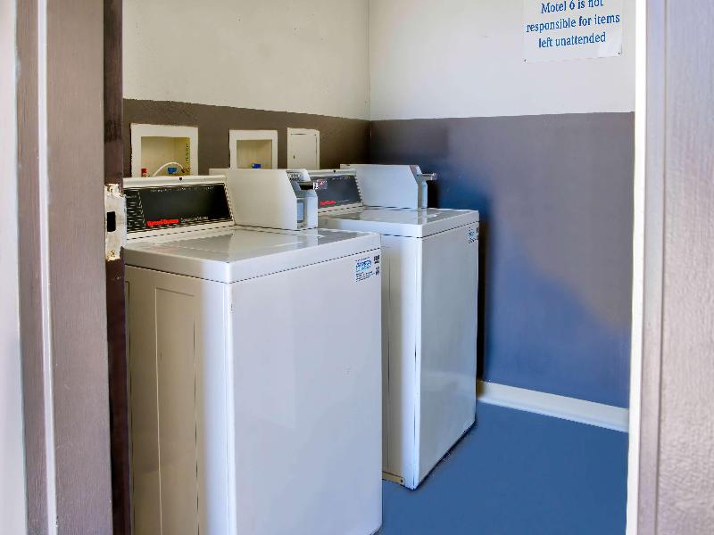 Motel 6 Hesperia, CA - West Main Street - I-15 image