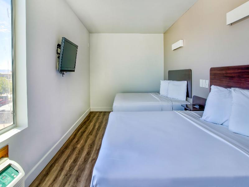 Motel 6 Hesperia, CA - West Main Street - I-15 image