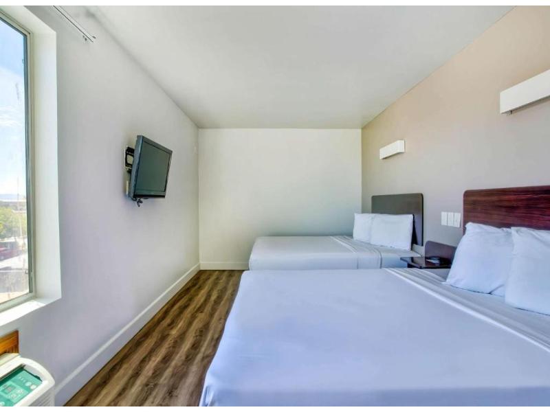 Motel 6 Hesperia, CA - West Main Street - I-15 image
