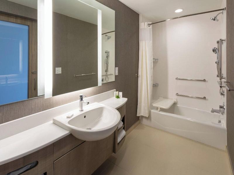 Springhill Suites By Marriott Minneapolis Maple Gr image