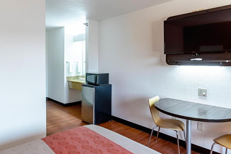 Motel 6 Lebanon, IN image