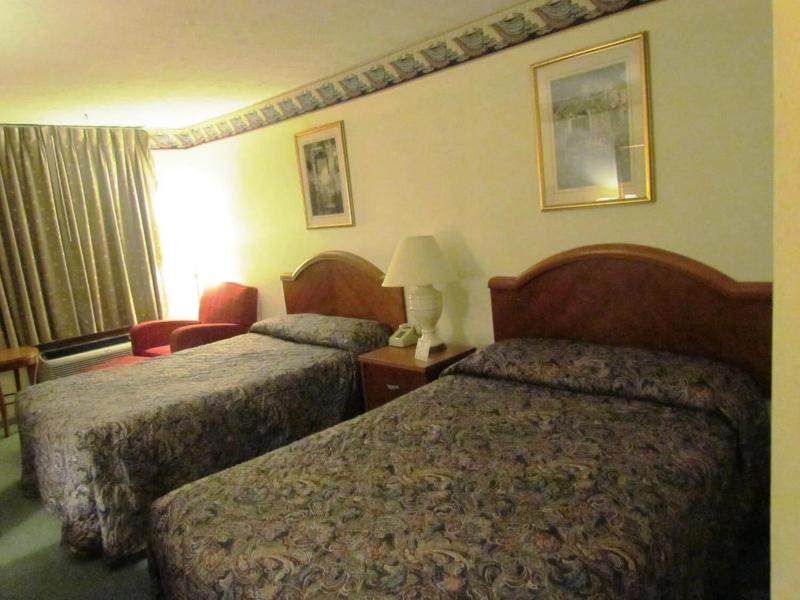 Travel Inn & Suites image