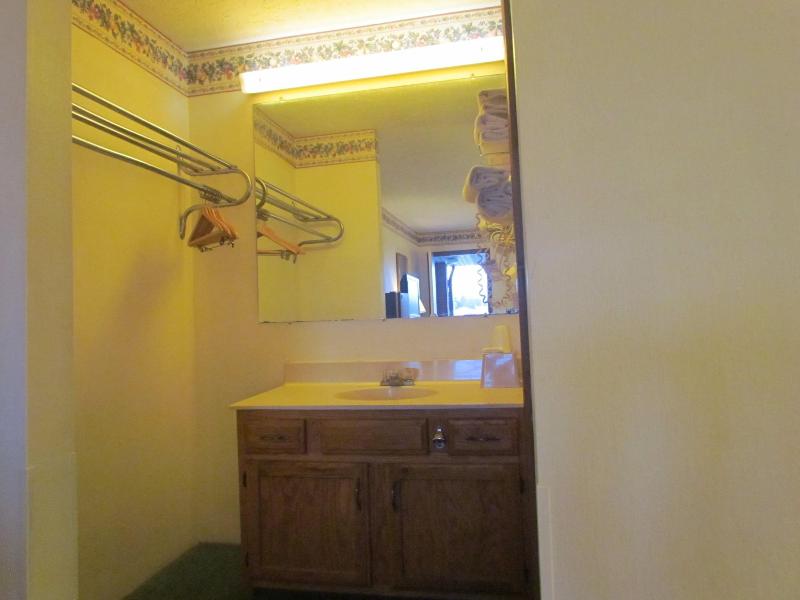 Travel Inn & Suites image