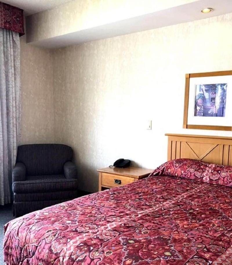 Wendover Nugget Hotel & Casino image