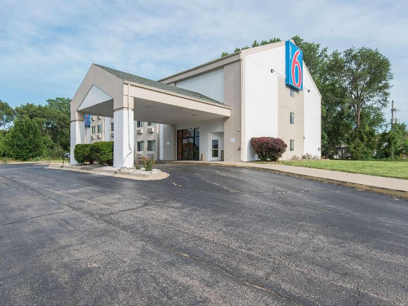 Motel 6 Lawrence, Ks image